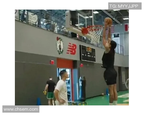 塔图姆恢复阶段现投篮训练身影