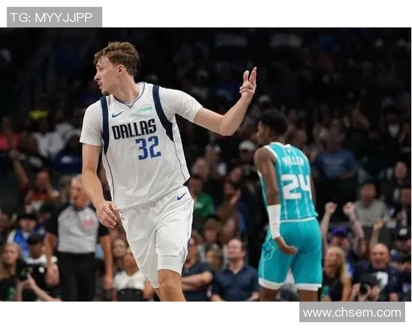 弗拉格打小前锋:场均17.6+7+3+2+1&命中率50% 全面优于打控卫 弗拉格打小前锋:场均17.6+7+3+2+1&命中率50% 全面优于打控卫